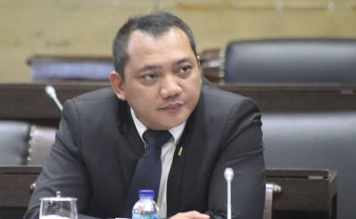 Tobas Sayangkan Pemberian Bintang Jasa Utama Kepada Eurico Guterres