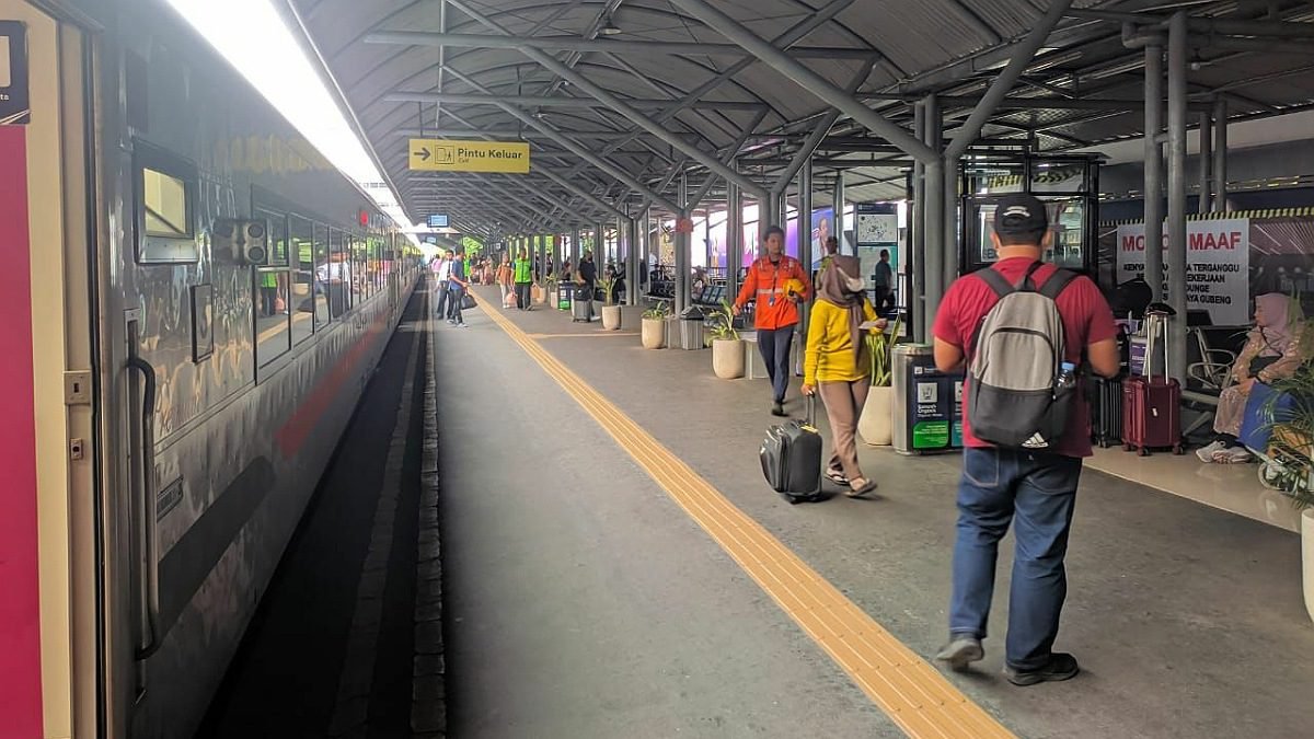 Angkutan Nataru 26 Desember Daop 8 Berangkatkan 22.600 Penumpang