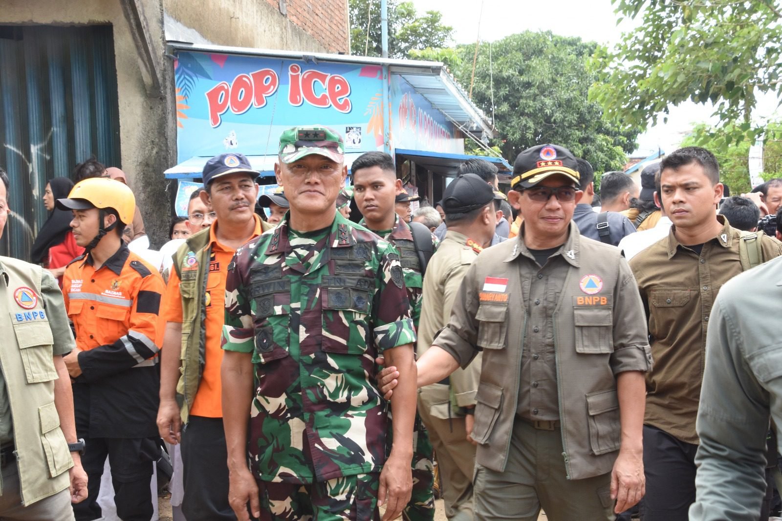 Respon Cepat Kodam III/Siliwangi Terhadap Bencana Banjir di Dayeuhkolot, Dapat Apresiasi Kepala BNPB