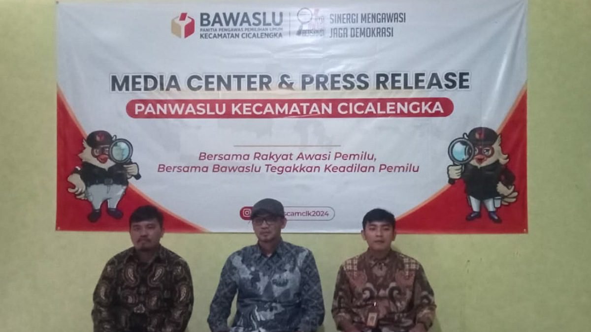 Sebanyak 403 Pengawas TPS Dilantik dan Ikuti Bimtek Pengawas TPS Kecamatan Cicalengka