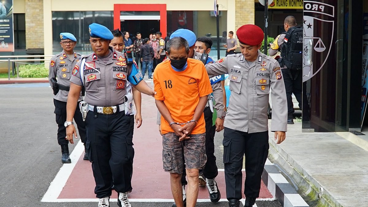 Pria Paruh Baya Pemilik 20 Pohon Ganja Diamankan Satnarkoba Polresta Bandung