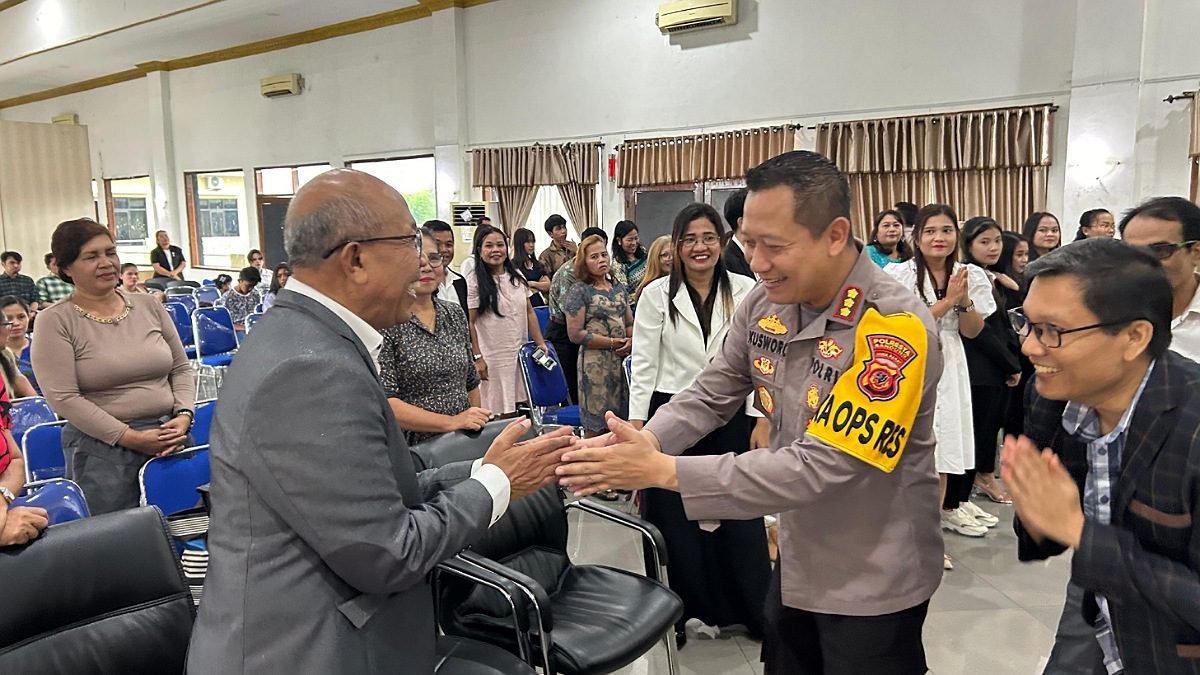 Sambangi Ibadah Minggu Kasih, Kapolresta Bandung Ucapkan Terima Kasih Kepada Jemaat Telah Sukseskan Pemilu 2024