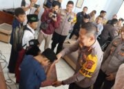 Jum’at Berkah, Kapolresta Bandung Berikan Santunan Kepada Anak Yatim di Pasirjambu