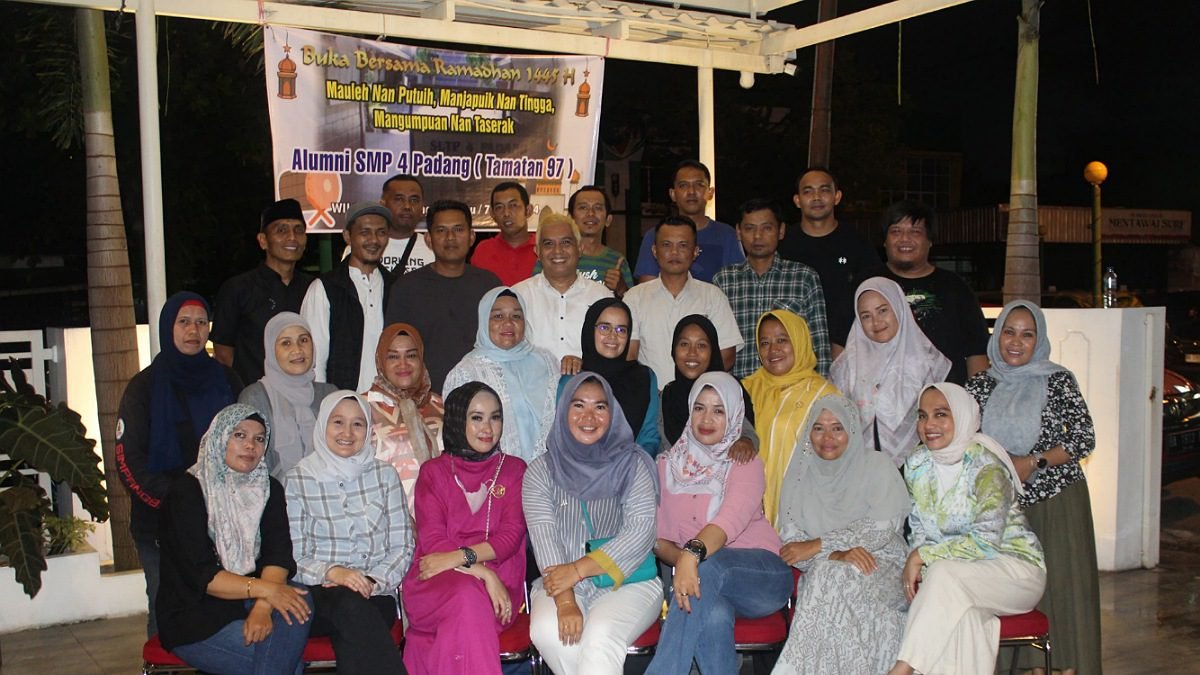Meriah, Buka Puasa Bersama Sekaligus Silahturahmi Alumni SMPN 4 Padang Tamatan 1997 di Wils Resto Padang
