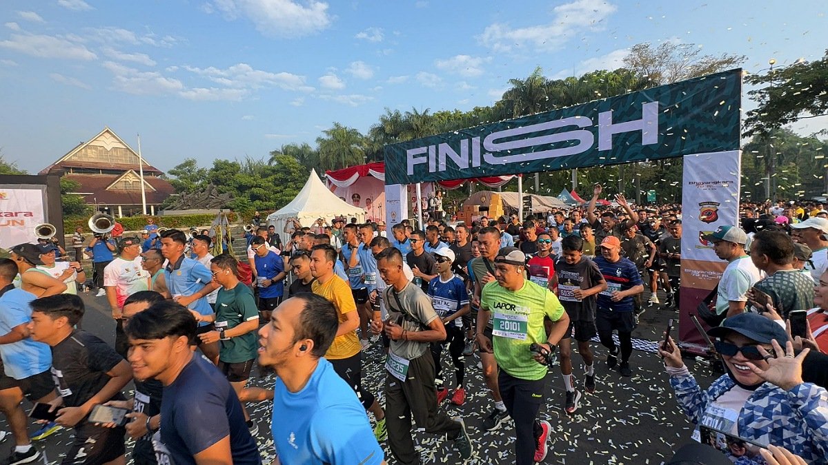 Ribuan Masyarakat Kabupaten Bandung Ikuti Bhayangkara RUN Yang Digelar Polresta Bandung