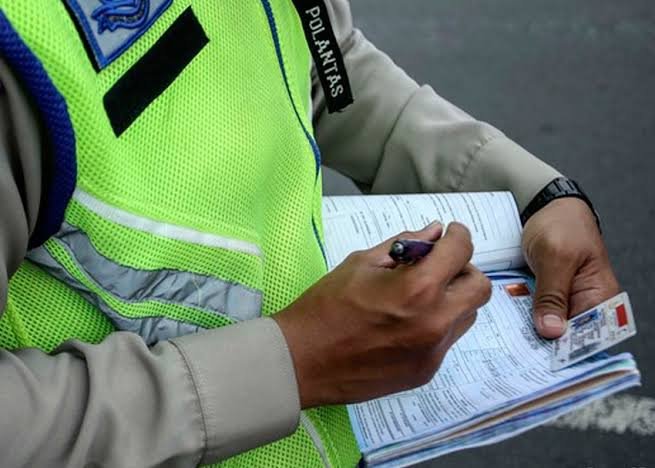 Korlantas Polri Terapkan Tilang Sistem Poin, SIM Bisa Dicabut!