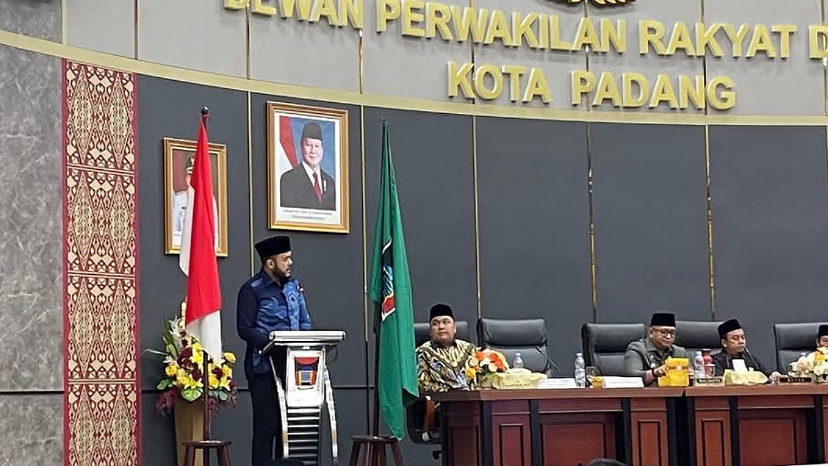 DPRD Kota Padang Resmi Tetapkan Fadly Amran dan Maigus Nasir Sebagai Wali Kota dan Wakil Wali Kota
