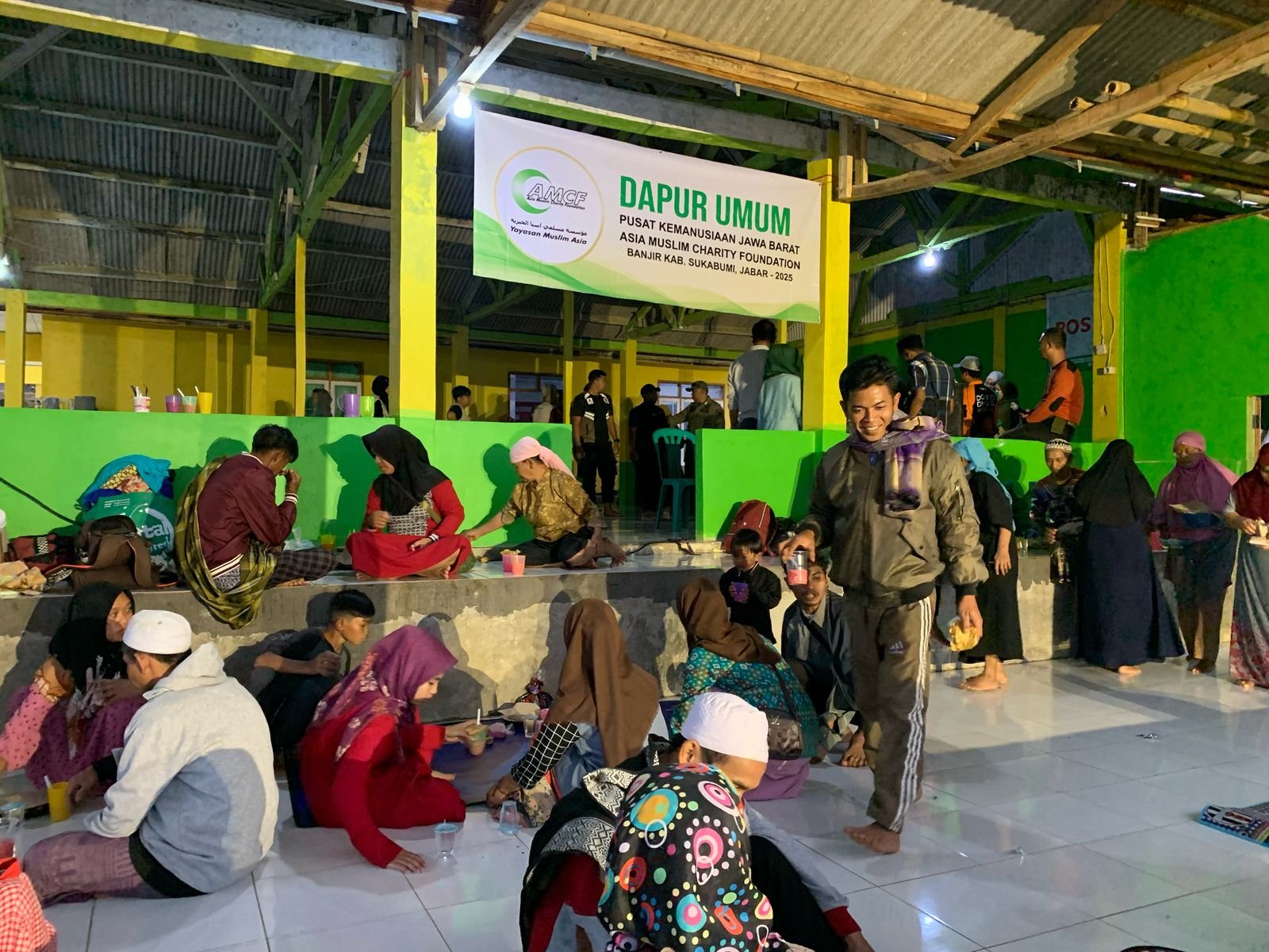AMCF Jawa Barat Salurkan Bantuan untuk Korban Banjir dan Longsor di Sukabumi